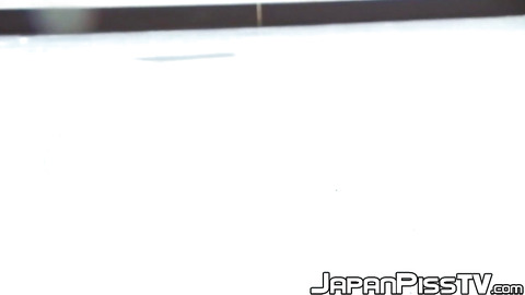 Japanese teen peeing until the whole floor is wet