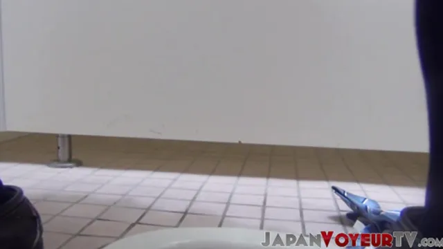 Japanese student secretly captures herself touching her private🤫 area