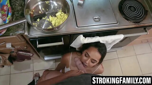 Esperanza del Horno craves stepdad’s fat dick