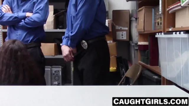 Teen pleases two guards with cumshot fun