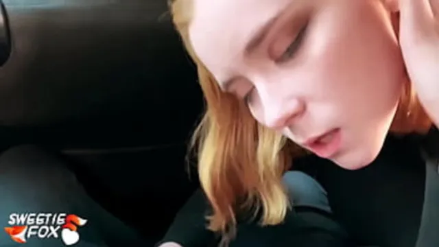 Babe gets blowjob &mdash;  cock🌭 &mdash;  and cum in mouth in car instead of paying fare