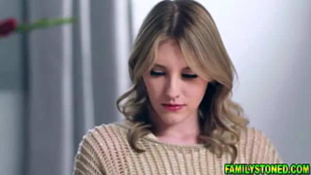 boyfriend′s Cock🌭 Devoured by milf & girlfriend