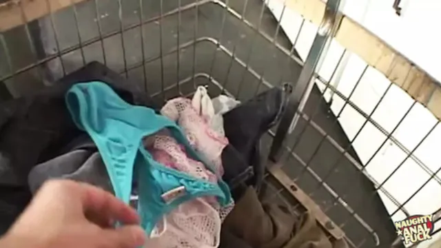 Excited Latina teen′s tight butt🍑 teased by stranger′s cum in laundromat